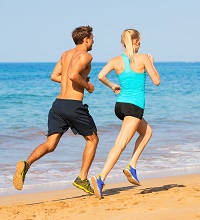5 סיבות לכך שאתם צריכים לנסות ריצה על חוף הים בקיץ הקרוב