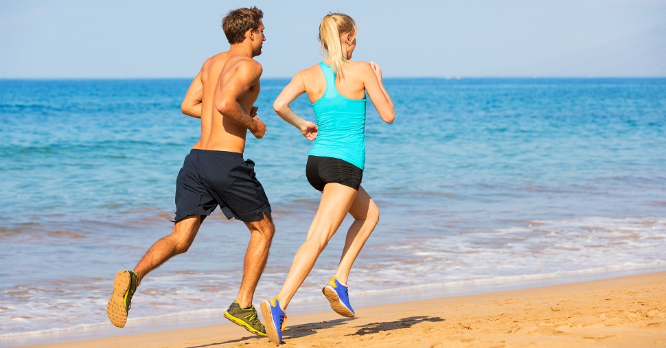 5 סיבות לכך שאתם צריכים לנסות ריצה על חוף הים בקיץ הקרוב ()